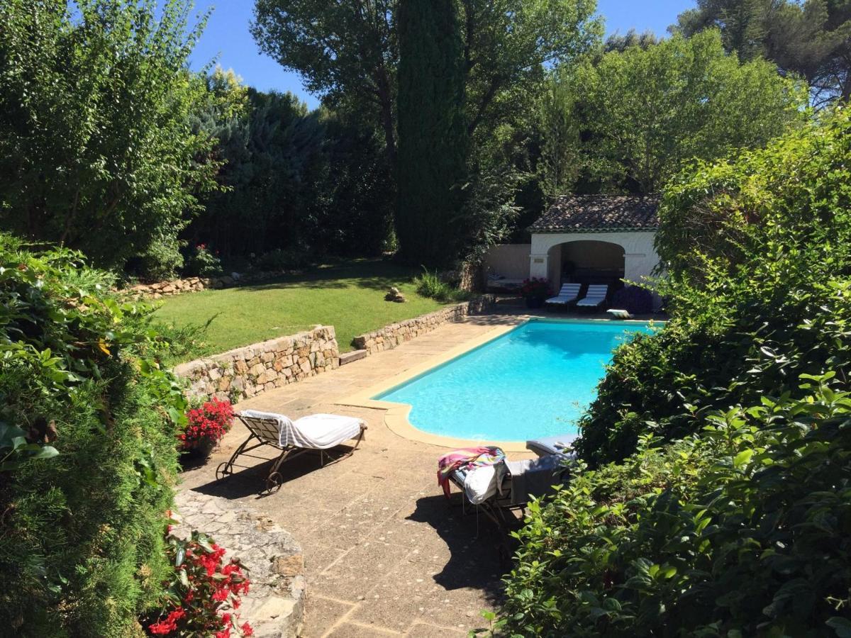 La Ferme Bed and Breakfast Saint-Marc-Jaumegarde Εξωτερικό φωτογραφία