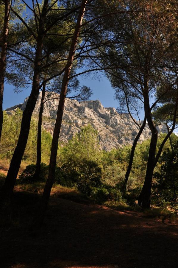 La Ferme Bed and Breakfast Saint-Marc-Jaumegarde Εξωτερικό φωτογραφία