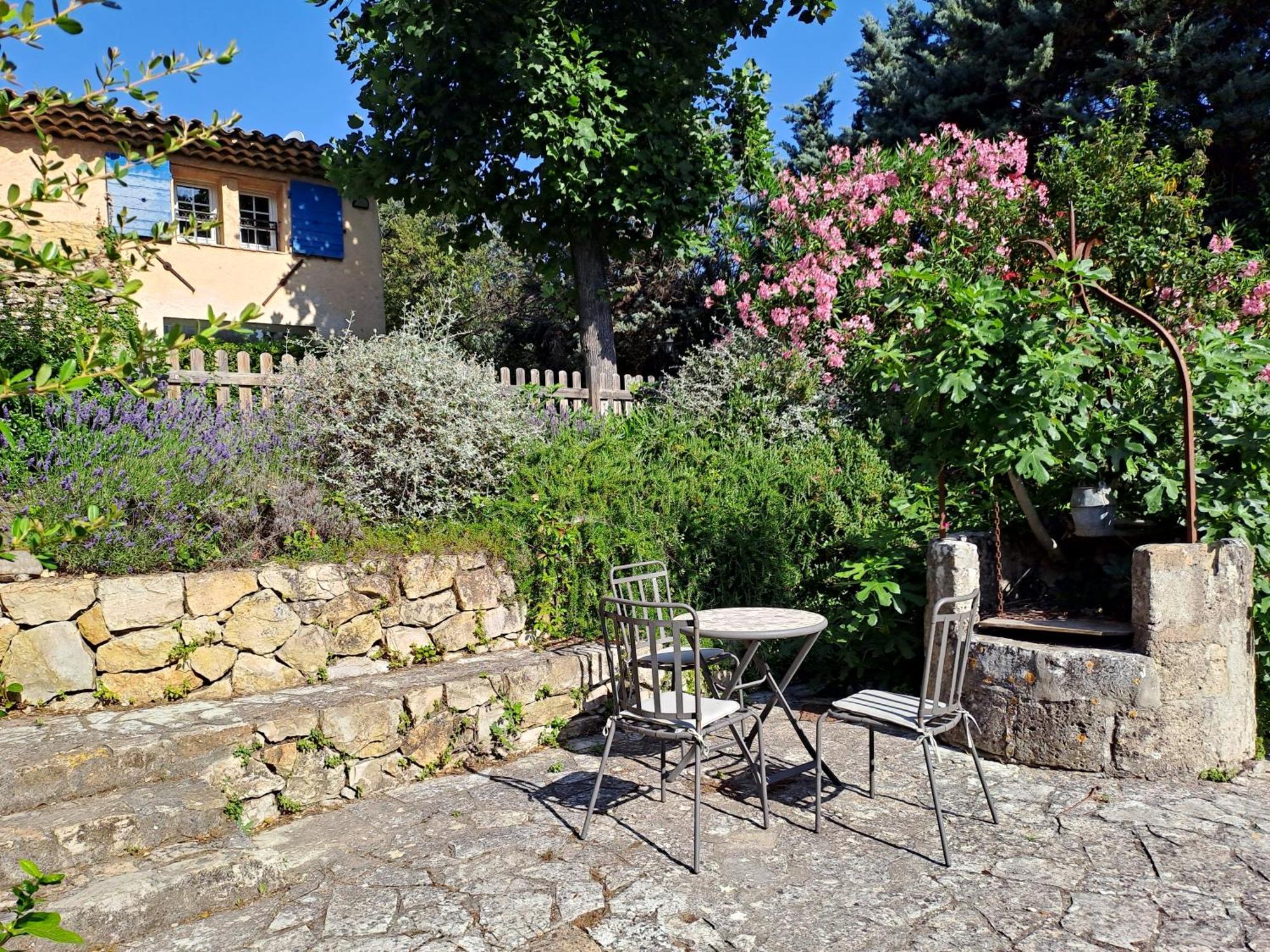La Ferme Bed and Breakfast Saint-Marc-Jaumegarde Εξωτερικό φωτογραφία